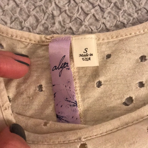 FRANCESCA’S Ripped Shoulder Top - Picture 2 of 4